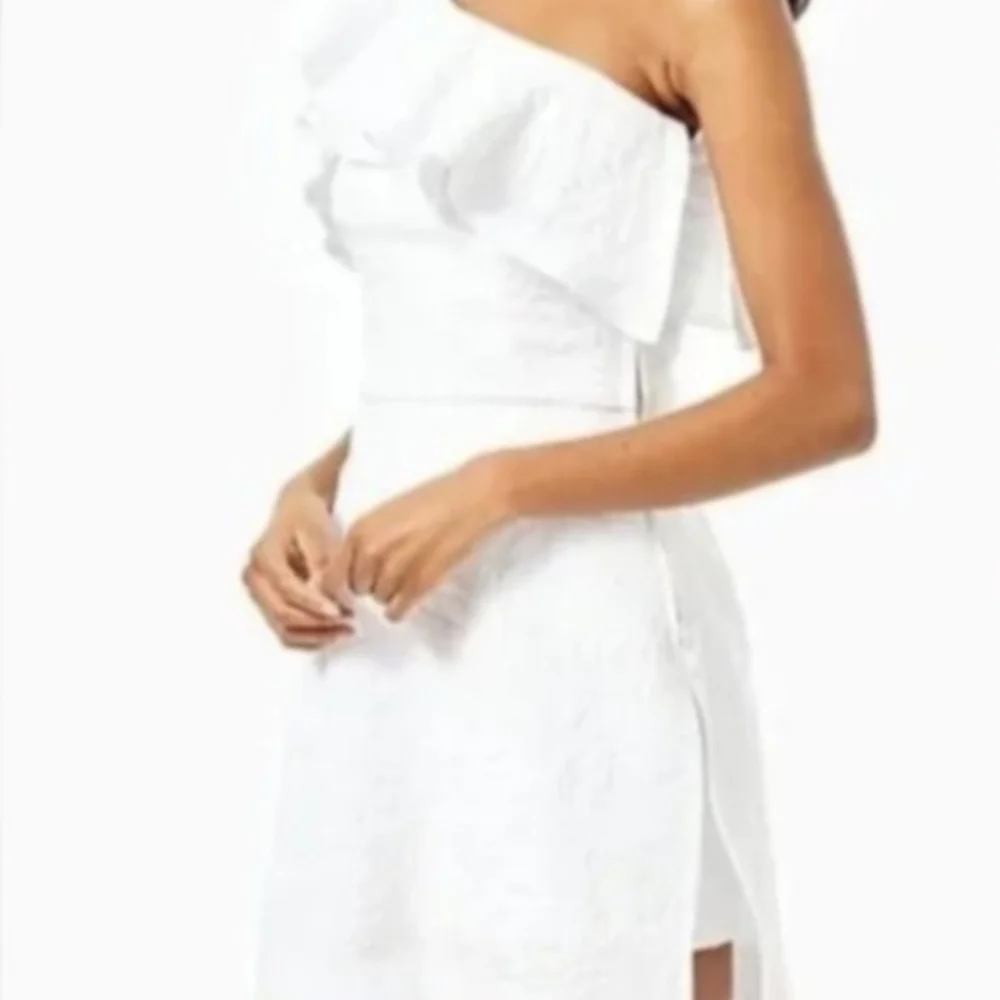 NWT Lilly Pulitzer Romper 8 - Picture 4 of 4